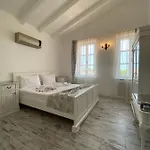 Alacati Roka Tas Butik * Çeşme