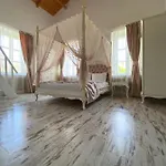 Alacati Roka Tas Butik * Çeşme