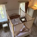 Alacati Roka Tas Butik Çeşme