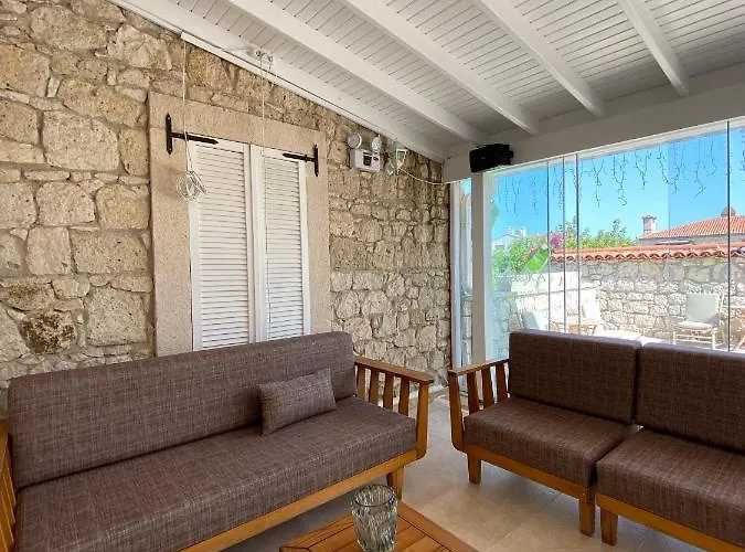 Alacati Roka Tas Butik * Çeşme