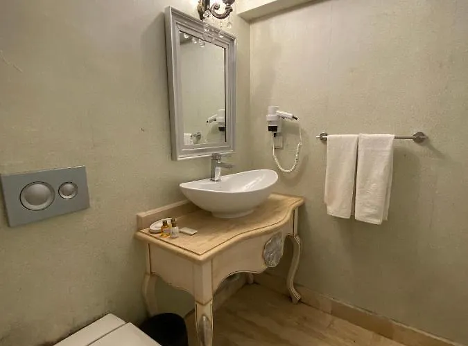 Alacati Roka Tas Butik * Çeşme