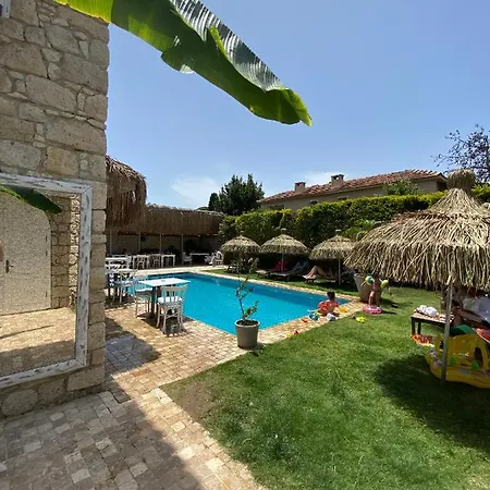 Alaçati Roka Taş Butık Otel Çeşme