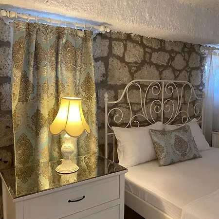 Alaçati Roka Taş Butık Otel Çeşme