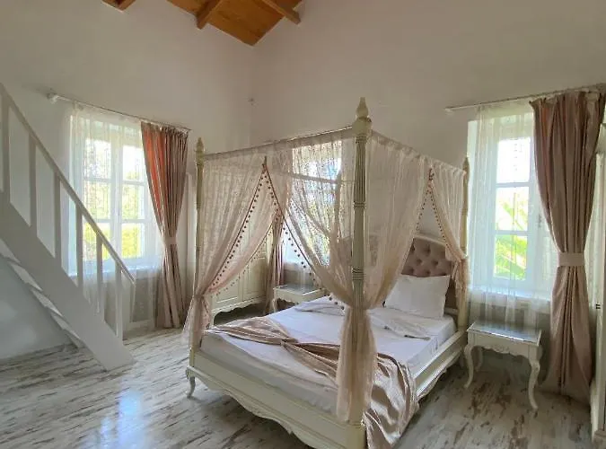 Hotel Alaçati Roka Taş Butık *